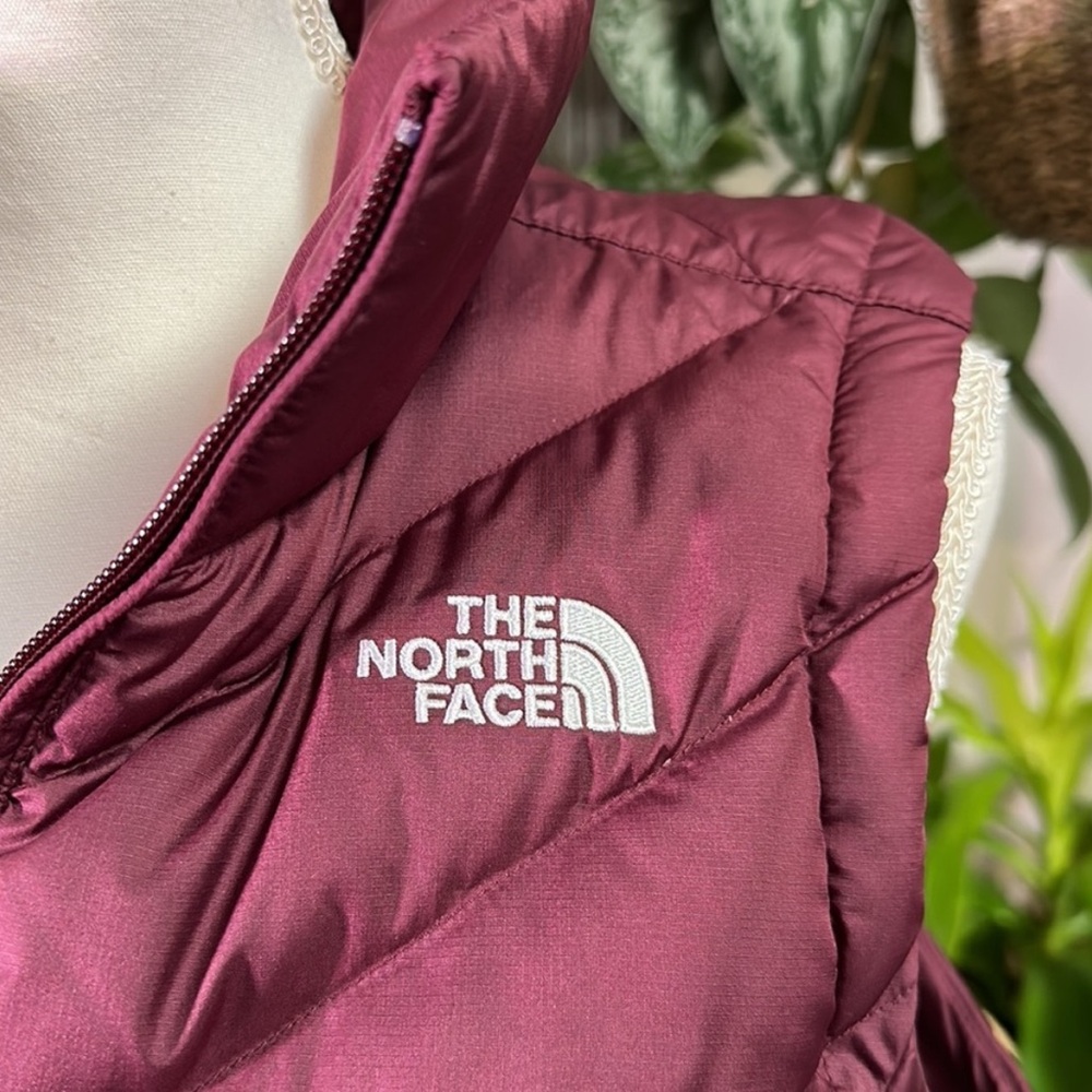 The North Face Women's Puffer Vest size Medium - Picture 2 of 5